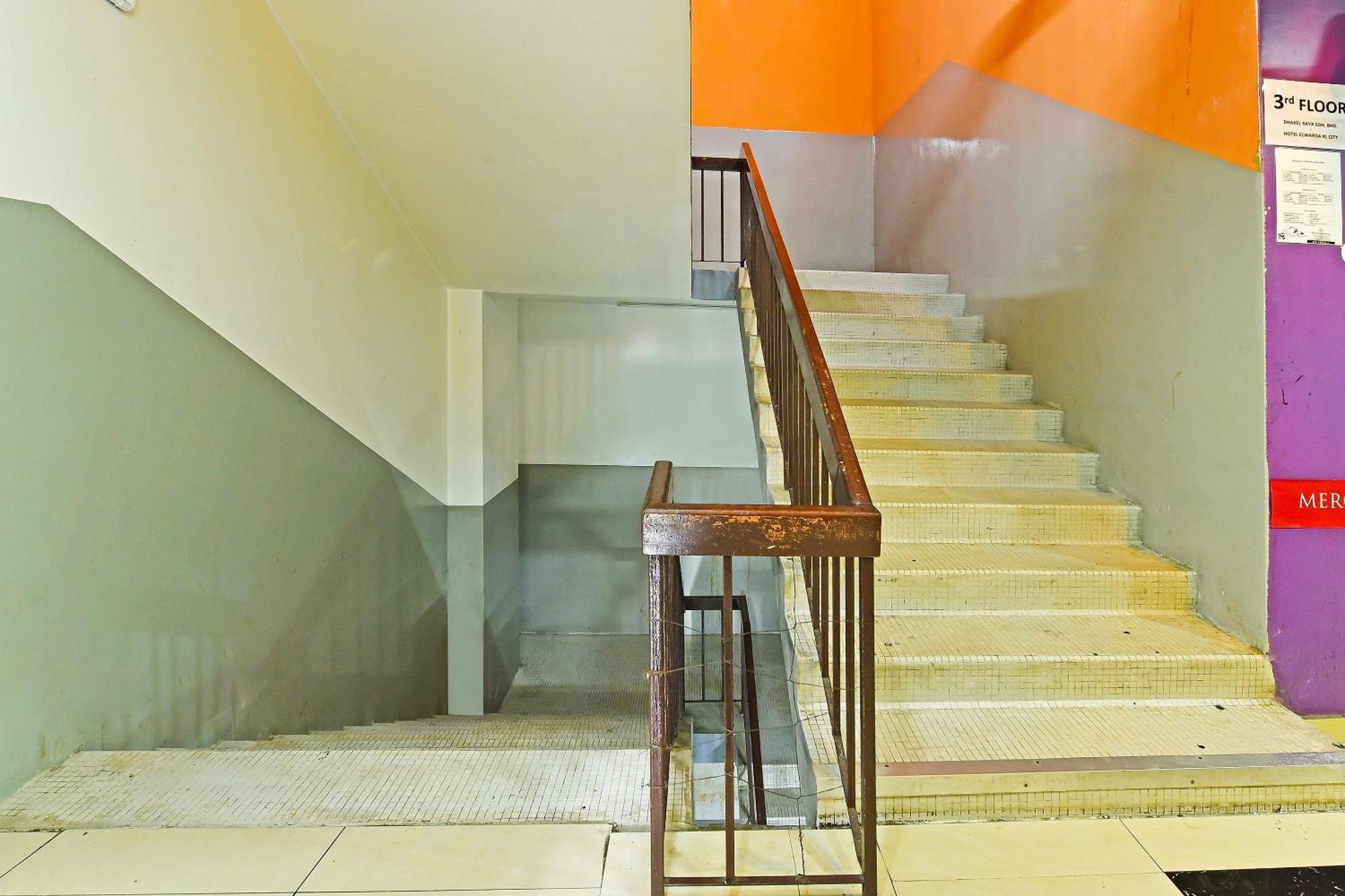 Oyo 90138 Hotel Elwarda Klcity Kuala Lumpur Kültér fotó